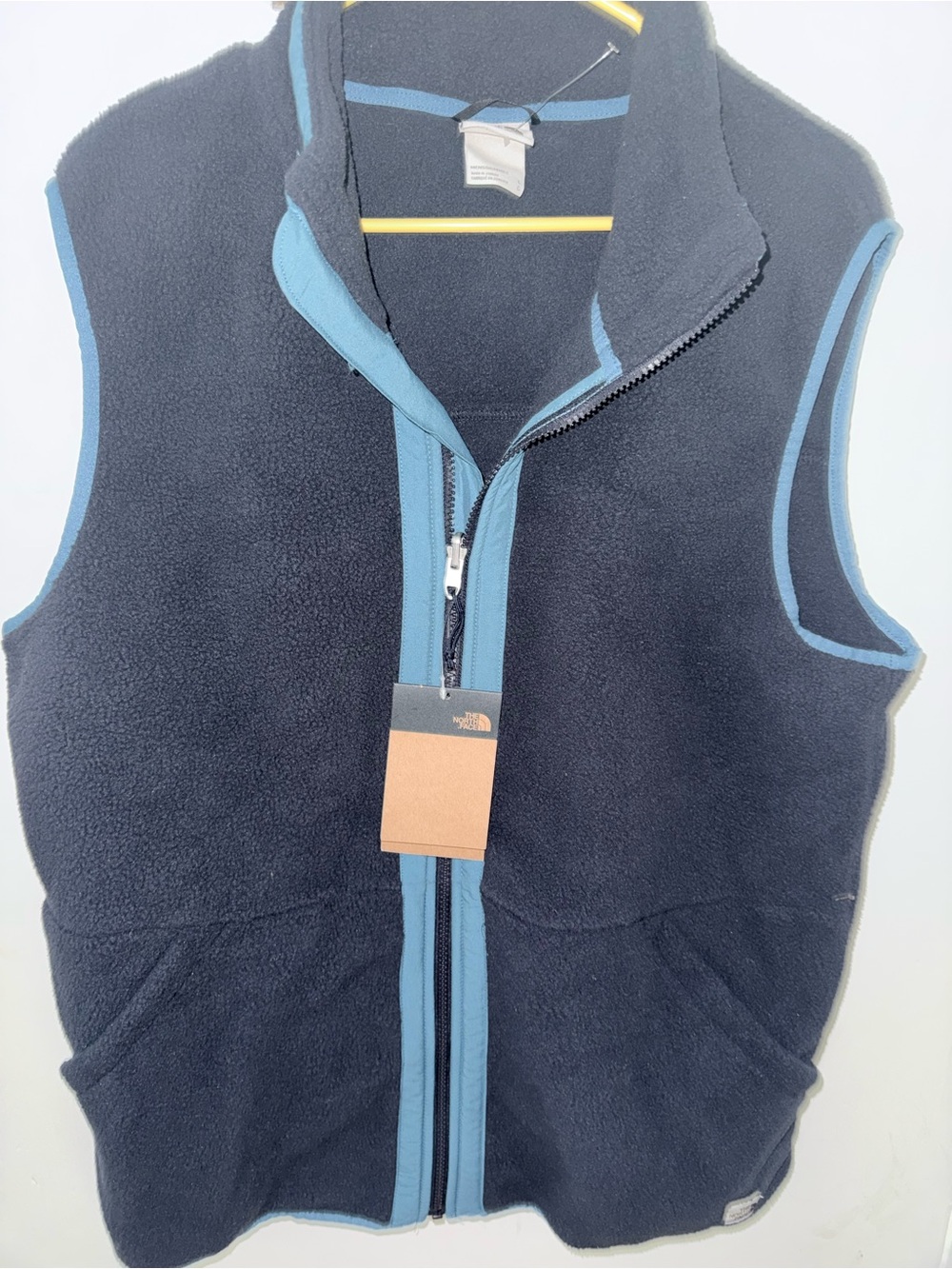 Men’s fleece north face NWT vest!
